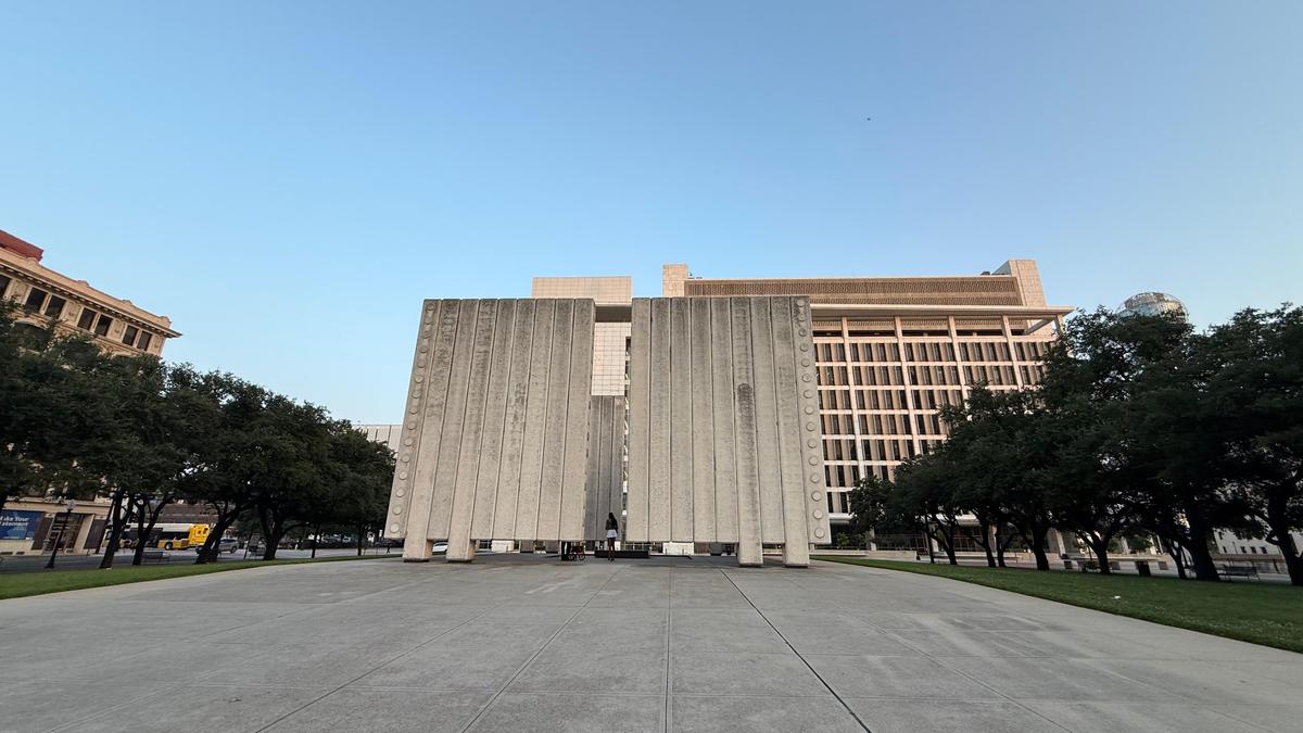 Dealey Plaza, locul în care a fost asasinat John F. Kennedy
