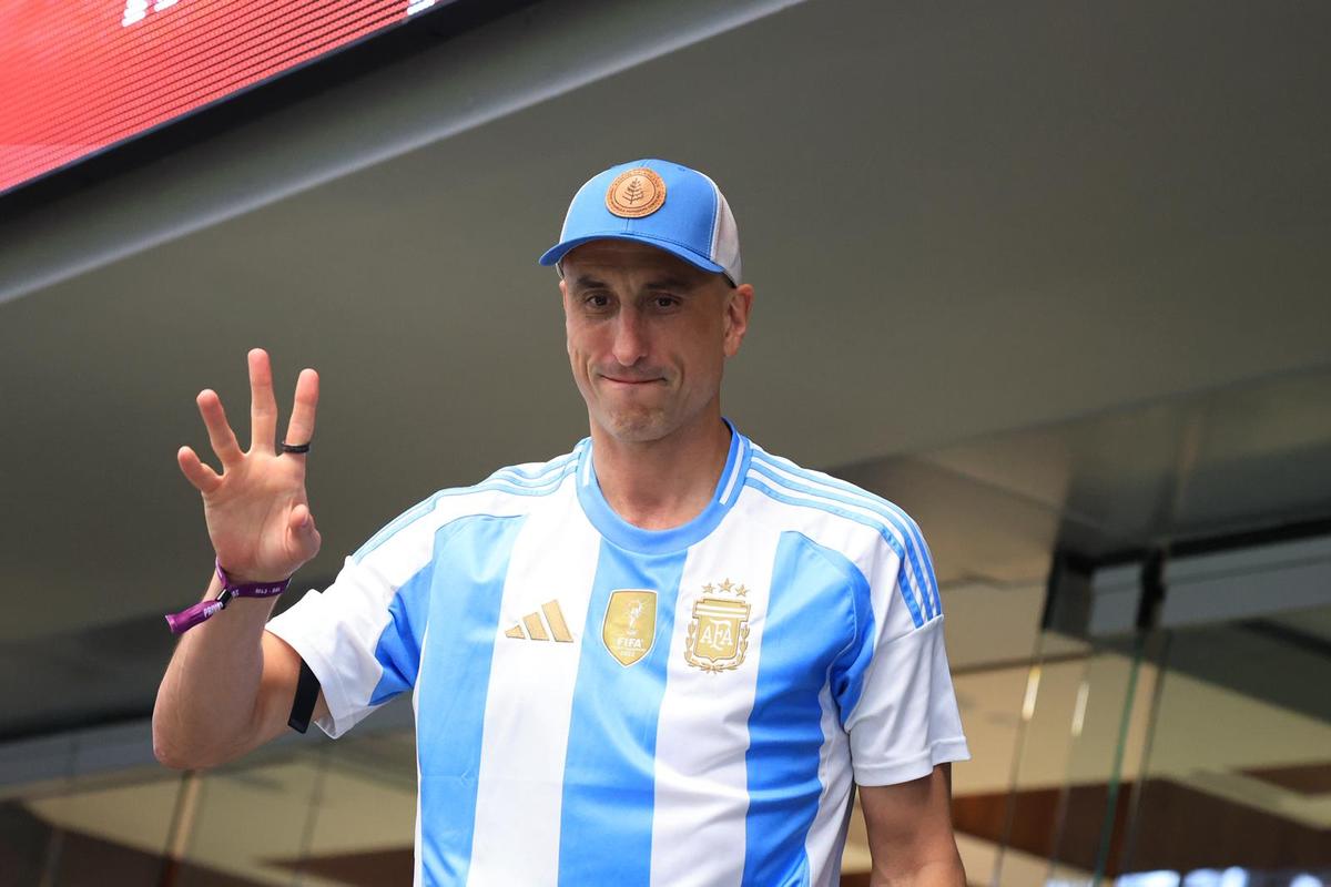 De ce nu îl plac pe Messi