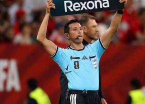 Marketing genial la Mondial! » Detaliul strategic prins de camerele de televiziune la arbitrii de rezervă
