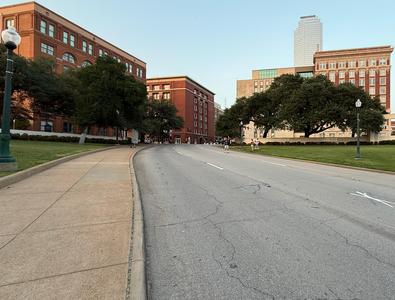 La 30 de kilometri de impunătorul AT&T Stadium, reporterii GSP au găsit „X-urile” care marchează momentul de cotitură al SUA