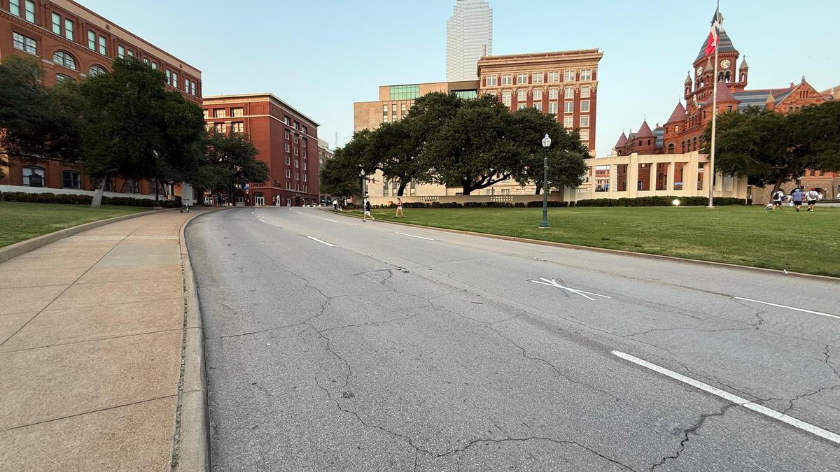 Dealey Plaza, locul în care a fost asasinat John F. Kennedy