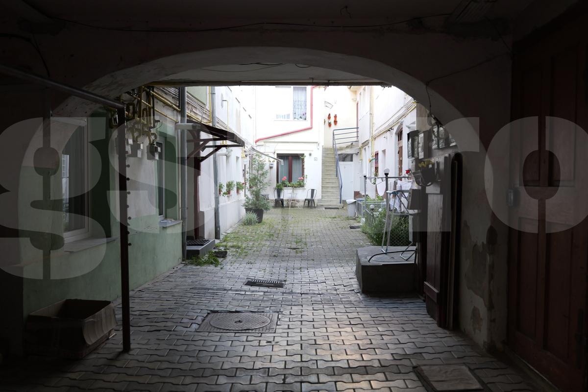 Cum arată casa unde a copilărit Ion Țiriac // foto: Andrei Furnigă (GSP)