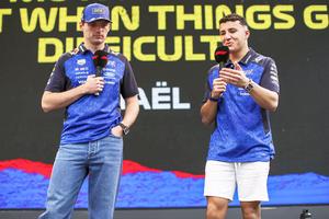 Isack Hadjar a rupt tăcerea despre relația cu Max Verstappen: „Eu îl întreb și el răspunde”