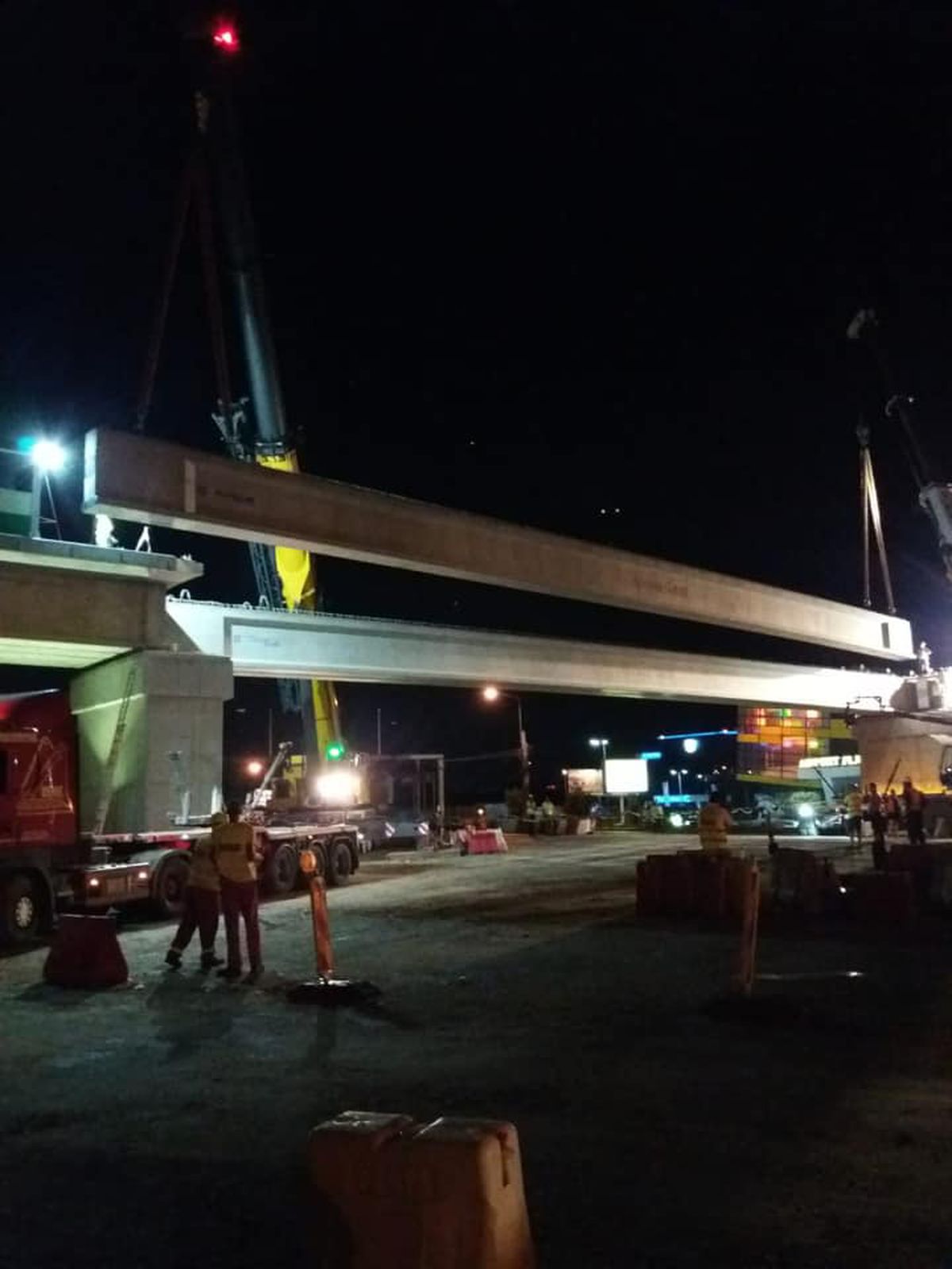 GALERIE FOTO  Calea ferată Otopeni - Gara de Nord, la un pas de finalizare! Imagini noi: „S-a montat ultimul puzzle” » Când va fi aceasta funcțională