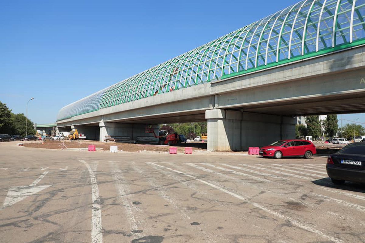 GALERIE FOTO  Calea ferată Otopeni - Gara de Nord, la un pas de finalizare! Imagini noi: „S-a montat ultimul puzzle” » Când va fi aceasta funcțională