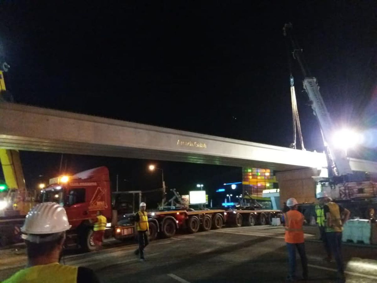 GALERIE FOTO  Calea ferată Otopeni - Gara de Nord, la un pas de finalizare! Imagini noi: „S-a montat ultimul puzzle” » Când va fi aceasta funcțională