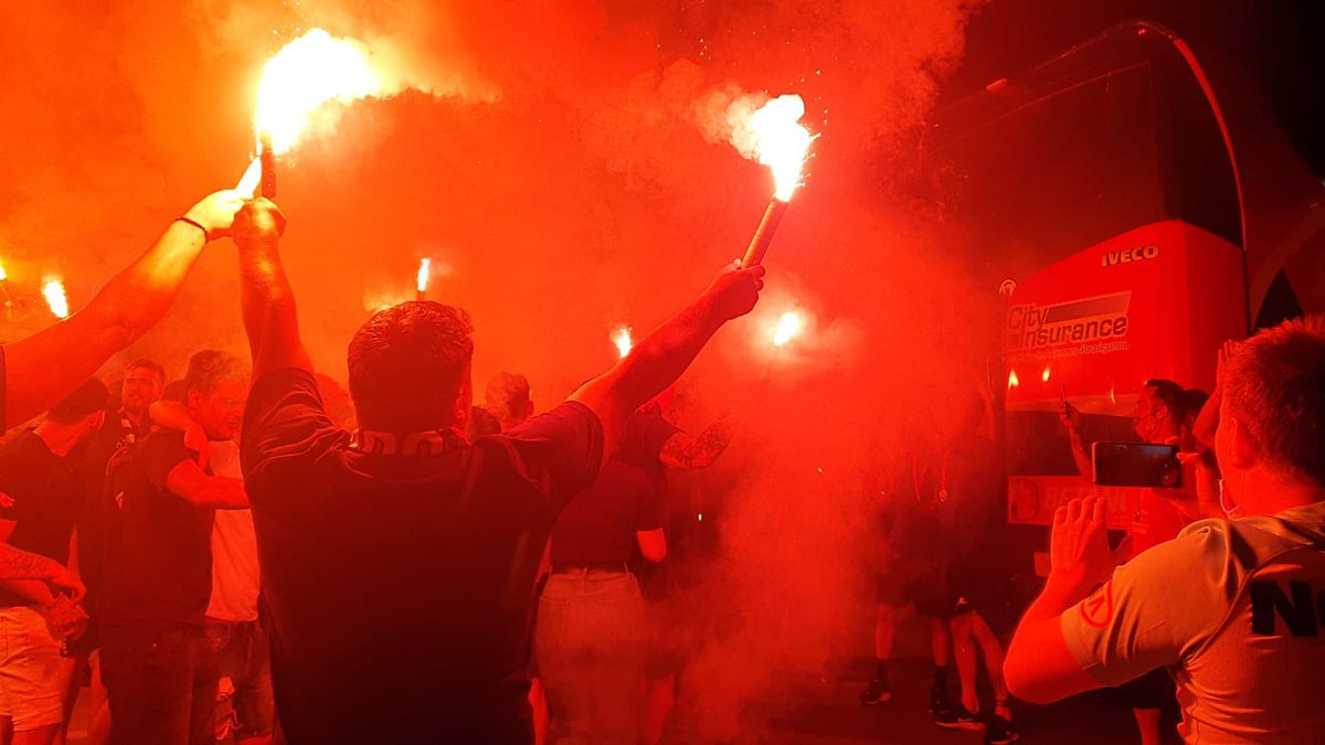 FCSB sărbătorește cu fanii