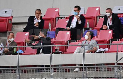 Răzvan Burleanu și oficialii României sfidează regulile la Tokyo » Imaginile surprinse de fotoreporterul GSP