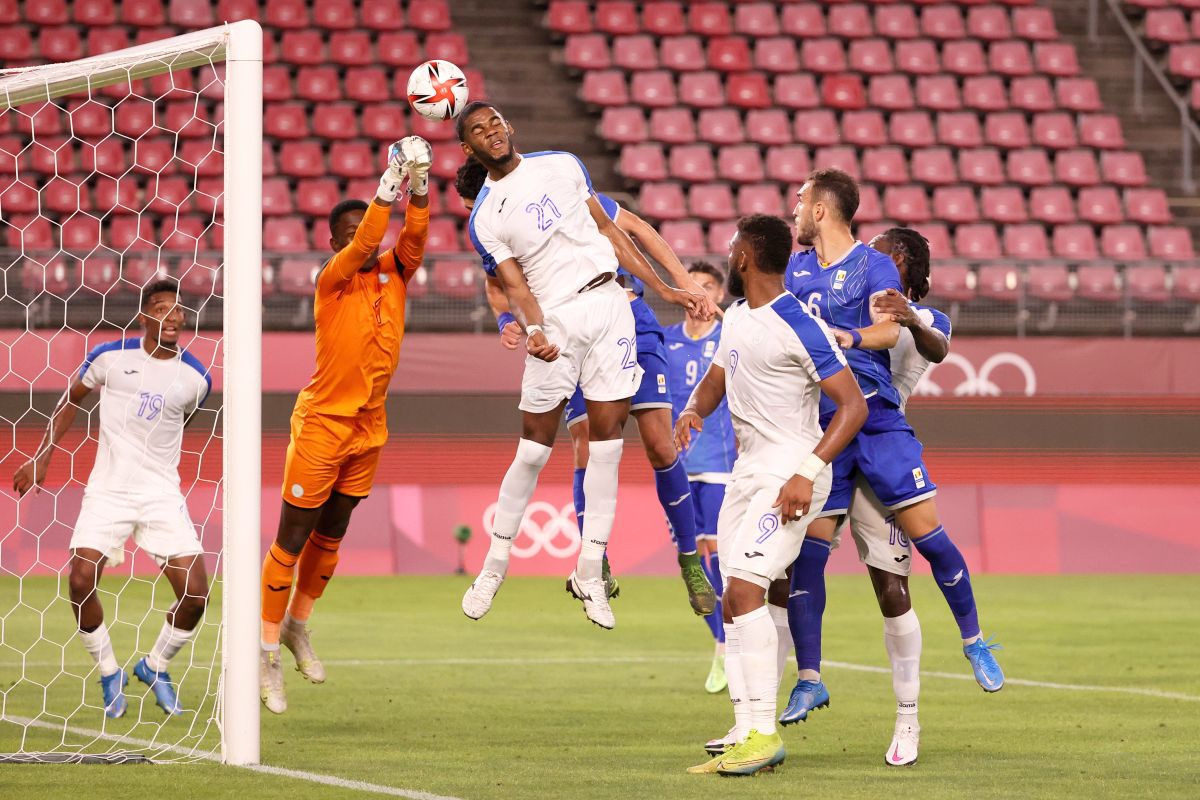 Gol chiar înainte de pauză pentru România! „Tricolorii” profită de ajutorul adversarilor