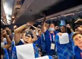 Imagini senzaționale din autocarul „tricolorilor”, după victoria cu Honduras: „Din toată inima pentru România!”