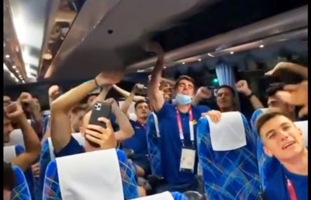 Imagini senzaționale din autocarul „tricolorilor”, după victoria cu Honduras: „Din toată inima pentru România!”