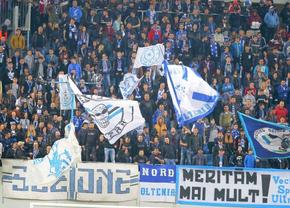 Fanii lui CSU Craiova n-au mai rezistat, după eșecul din Albania: „Demisia” » Și jucătorii au fost luați la rost: „Jaloane! Doar el e fotbalist”