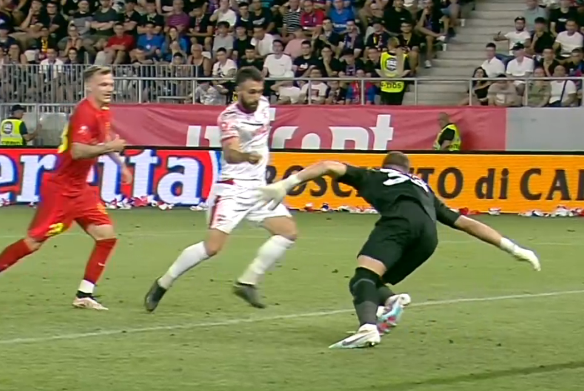 OUCH! Târnovanu s-a făcut de râs în Derby de România » Gafă mare a portarului de la FCSB