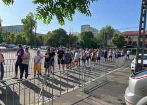 Ca pe vremuri! Suporterii FCSB au luat iar cu asalt casele de bilete! Ce se întâmplă acum, la Arena Națională