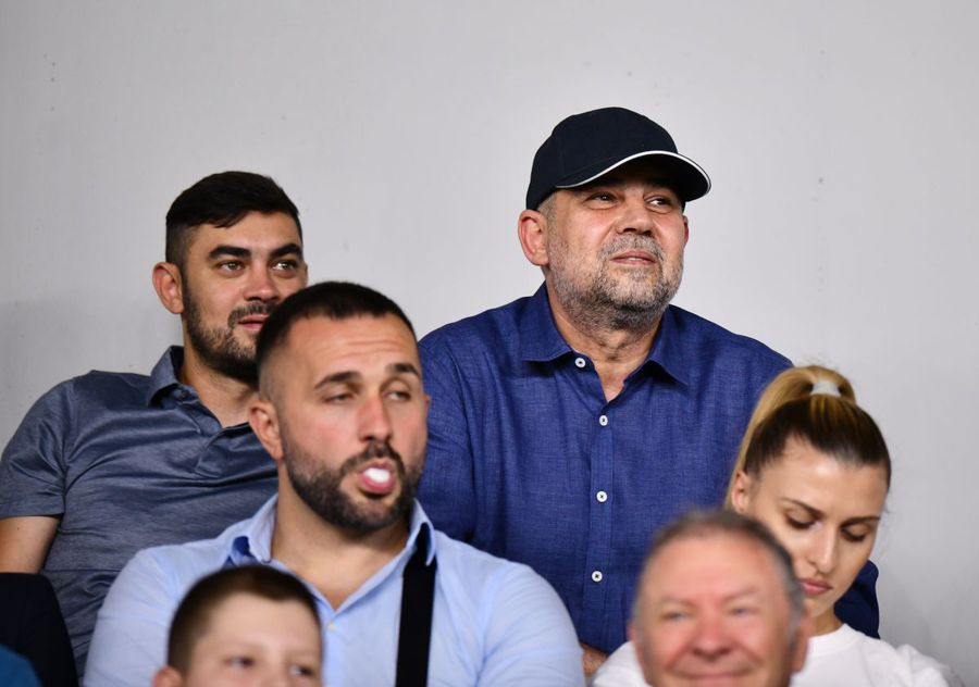 Ironia lui Elias Charalambous pentru contestatari, după ce premierul Marcel Ciolacu a venit la FCSB - Dinamo: „Dacă am fi avut conexiuni, am fi jucat în Ghencea”