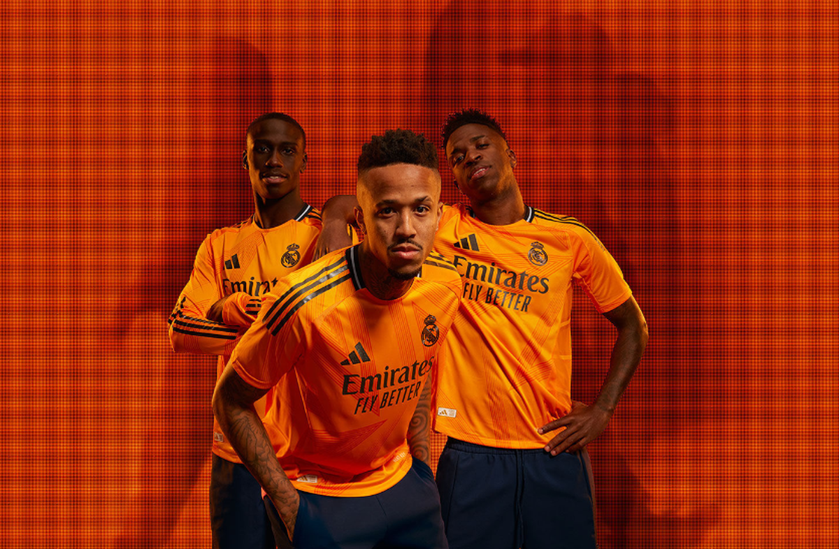 Real Madrid și-a prezentat echipamentul pentru deplasări » Cât costă tricoul care amintește de un sezon istoric pentru madrileni