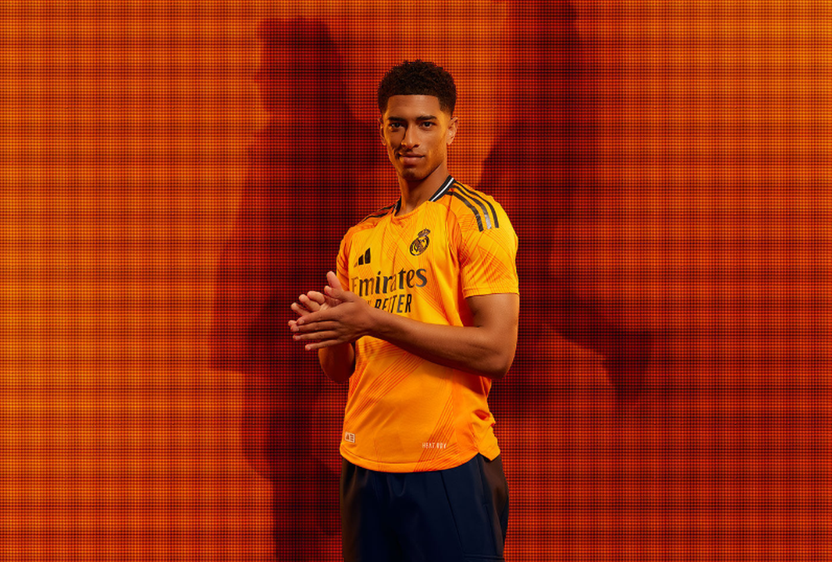 Real Madrid și-a prezentat echipamentul pentru deplasări » Cât costă tricoul care amintește de un sezon istoric pentru madrileni