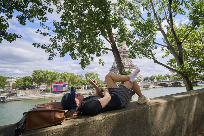 Sena și Turnul Eiffel fundal pentru relaxare FOTO Raed Krishan