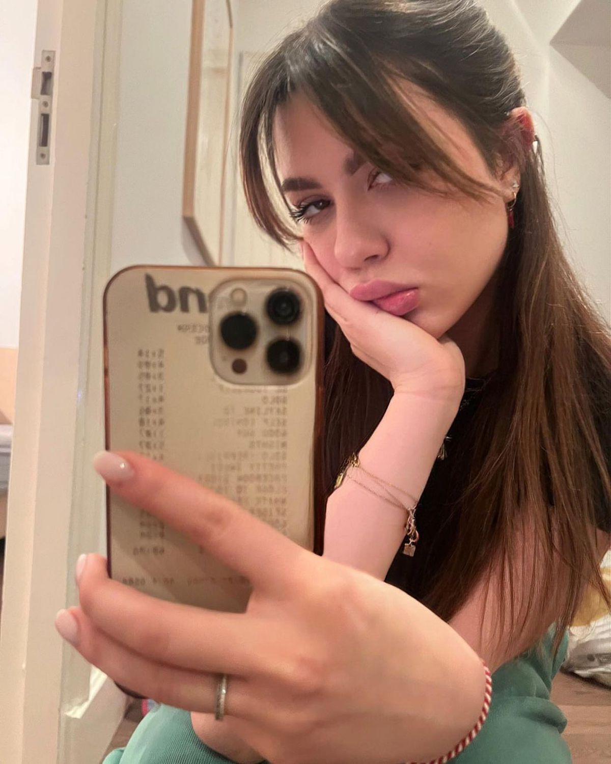 Fiica lui Ilie Năstase, apariție îndrăzneață pe plaja din Grecia » Imaginile cu care a „încins” litoralul