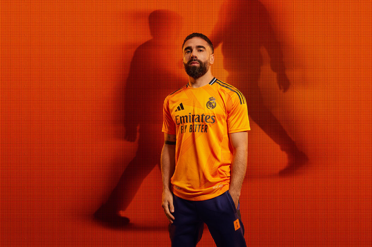 Real Madrid și-a prezentat echipamentul pentru deplasări » Cât costă tricoul care amintește de un sezon istoric pentru madrileni