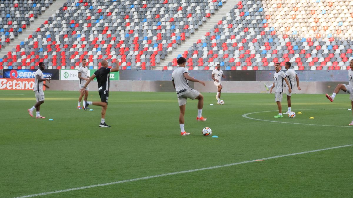 Cum a descris-o antrenorul lui Maccabi Tel Aviv pe FCSB, cu o zi înainte de meciul din Liga Campionilor