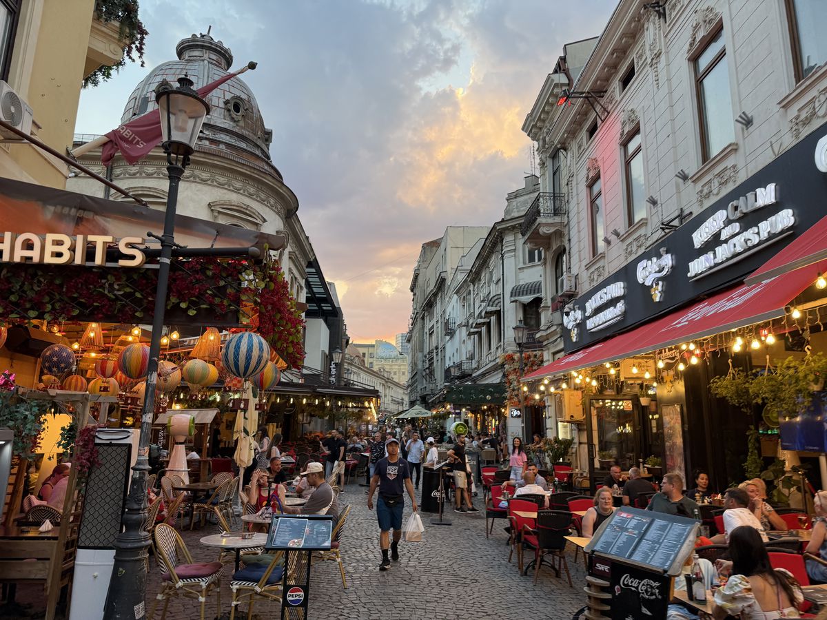 Shkendija – FCSB sau „Insula Iubirii”? Ce au preferat bucureștenii în Centrul Vechi