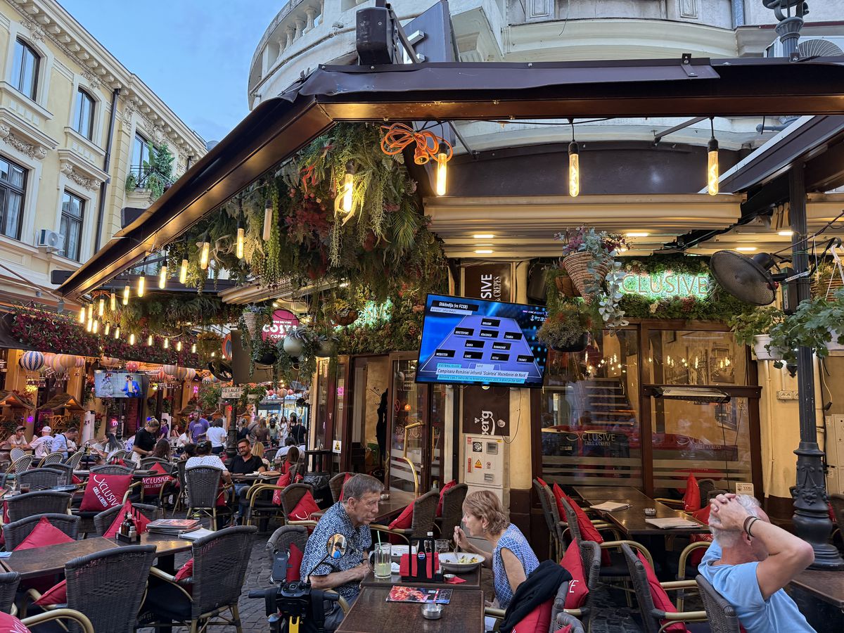 Shkendija – FCSB sau „Insula Iubirii”? » Care a fost raportul de forțe în Centrul Vechi din București: „Dă drumul la TV că începe!”