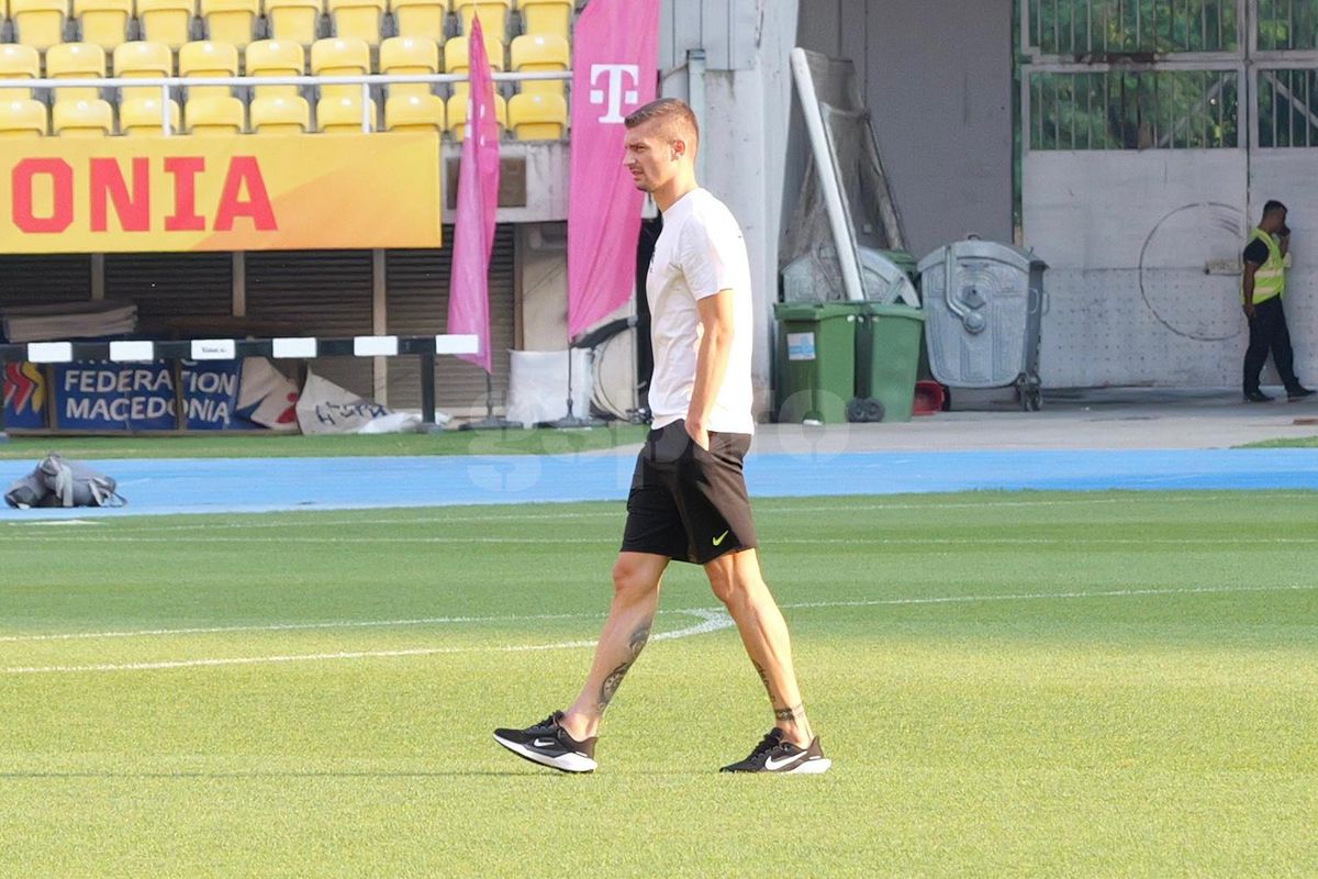 Reacția lui Mihai Stoica când a pășit pe gazonul de la Skopje: „Mamă...”