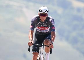 Un nou abandon în Turul Franței! Mathieu van der Poel, câștigătorul etapei secunde, împiedicat de o pneumonie să mai continue competiția