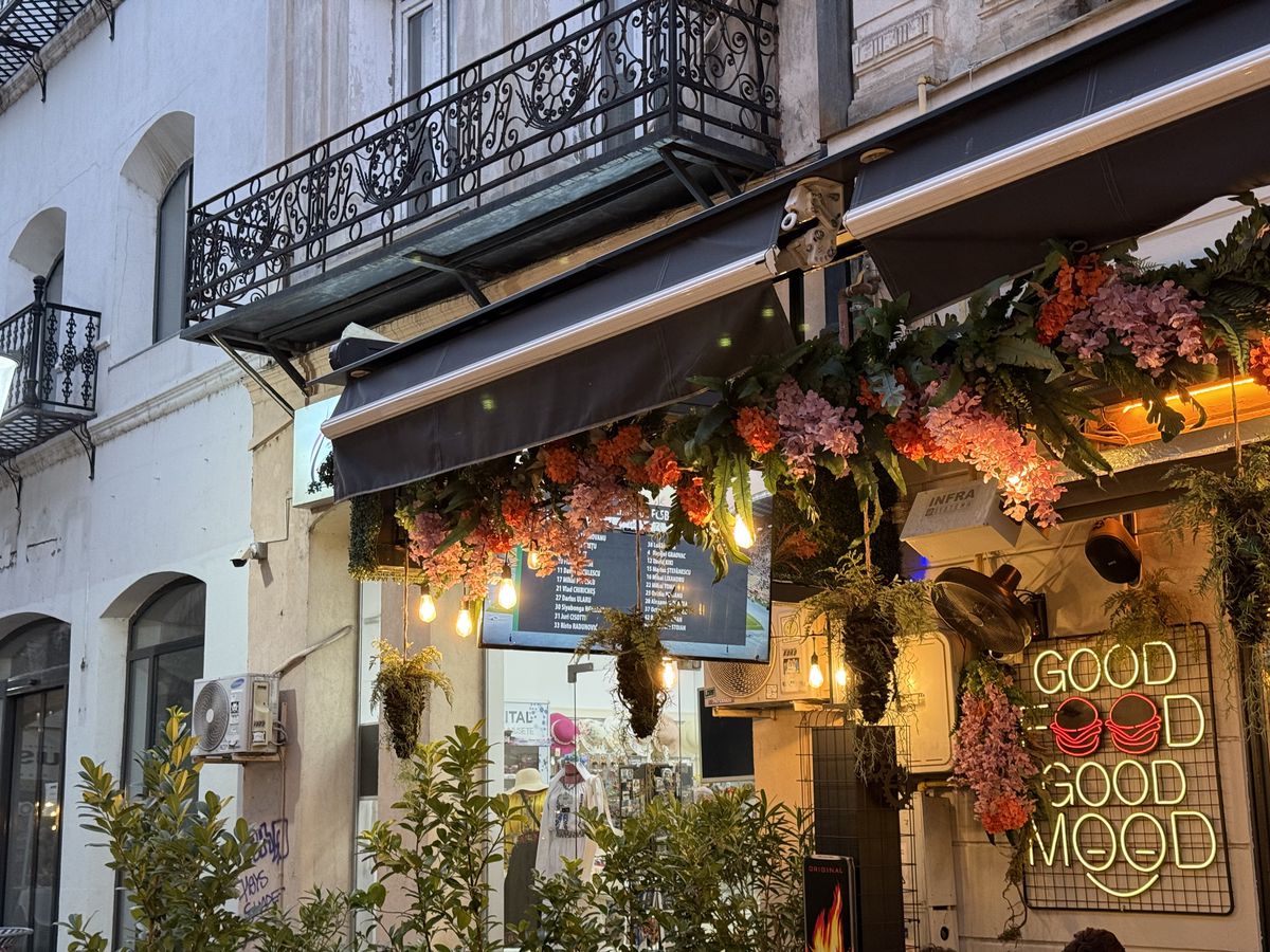 Shkendija – FCSB sau „Insula Iubirii”? Ce au preferat bucureștenii în Centrul Vechi