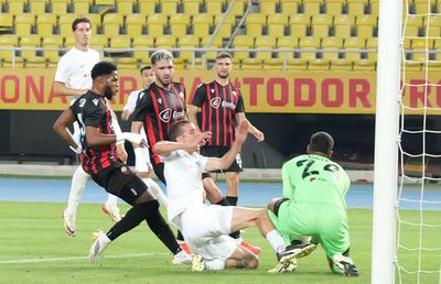 Val de ironii la adresa fotbaliștilor de la FCSB: „Vedete de carton”