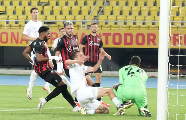 Val de ironii la adresa fotbaliștilor de la FCSB: „Vedete de carton”