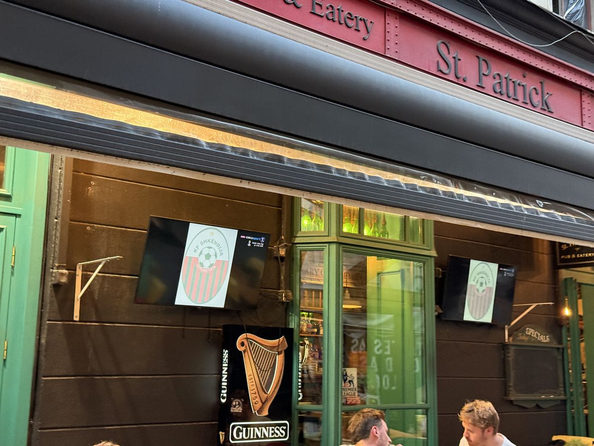 Shkendija – FCSB sau „Insula Iubirii”? Ce au preferat bucureștenii în Centrul Vechi