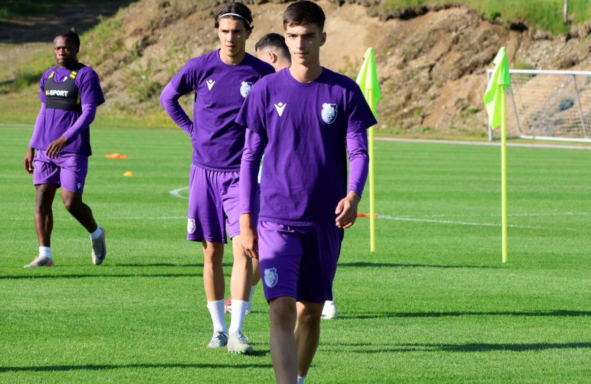 Recordmenul etapei » Elevul de clasa a zecea care a debutat în Superligă la 15 ani: „Nu e întâmplător”