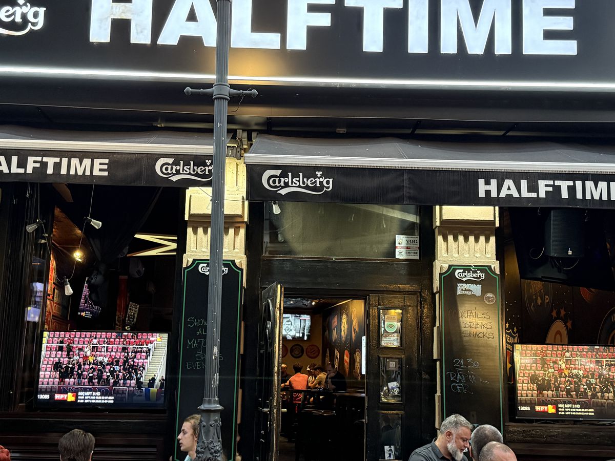 Shkendija – FCSB sau „Insula Iubirii”? Ce au preferat bucureștenii în Centrul Vechi