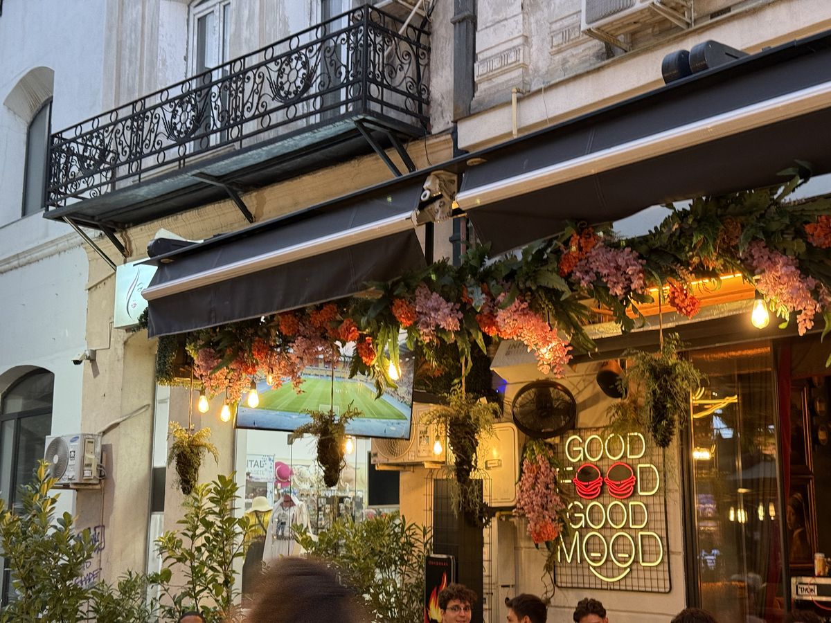 Shkendija – FCSB sau „Insula Iubirii”? Ce au preferat bucureștenii în Centrul Vechi