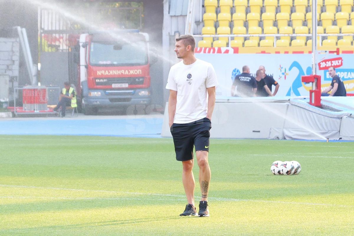 Reacția lui Mihai Stoica când a pășit pe gazonul de la Skopje: „Mamă...”