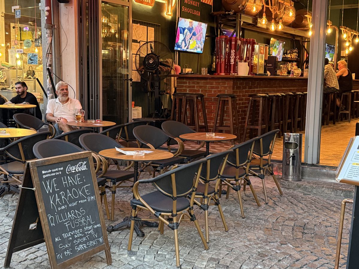 Shkendija – FCSB sau „Insula Iubirii”? Ce au preferat bucureștenii în Centrul Vechi