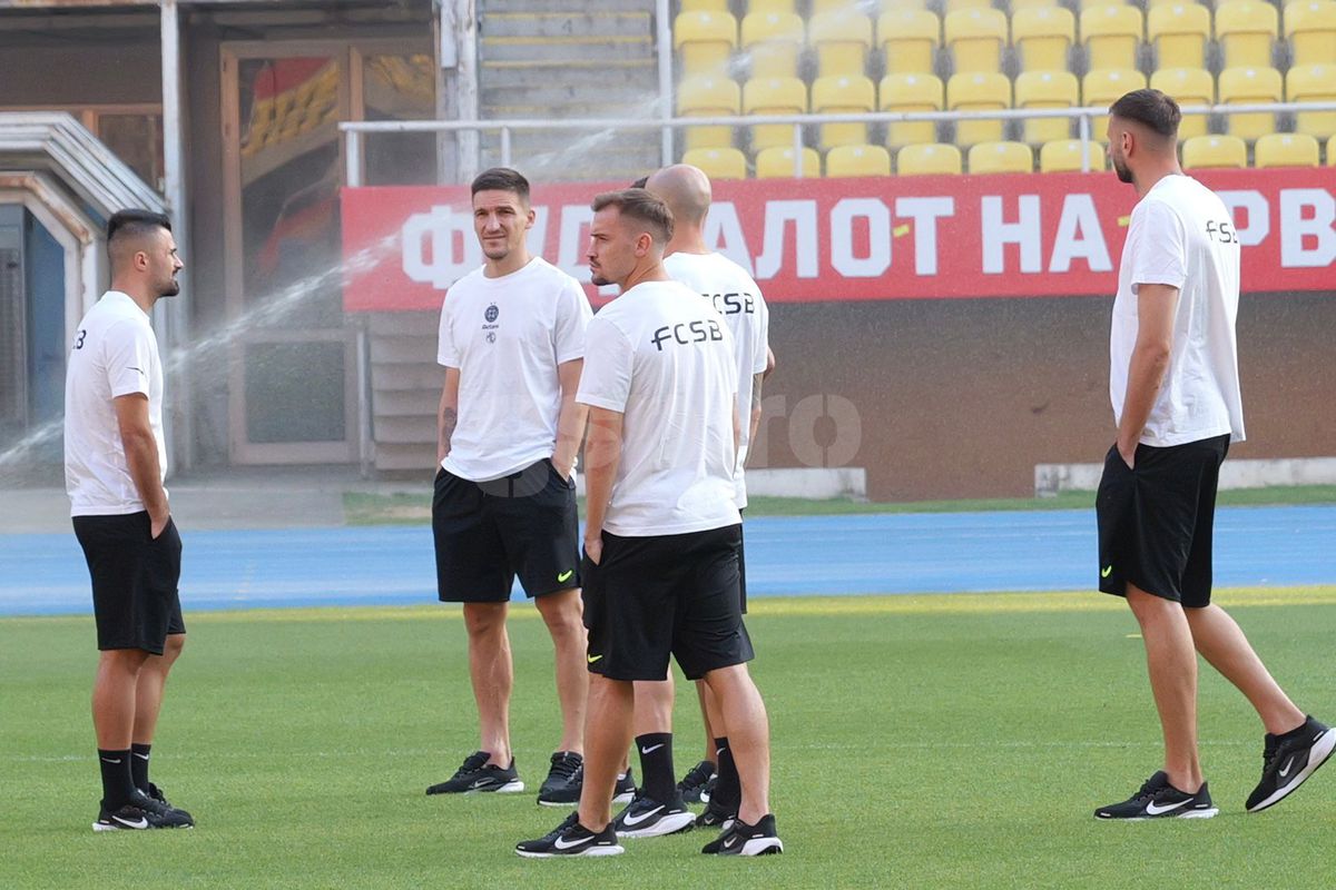 Reacția lui Mihai Stoica când a pășit pe gazonul de la Skopje: „Mamă...”