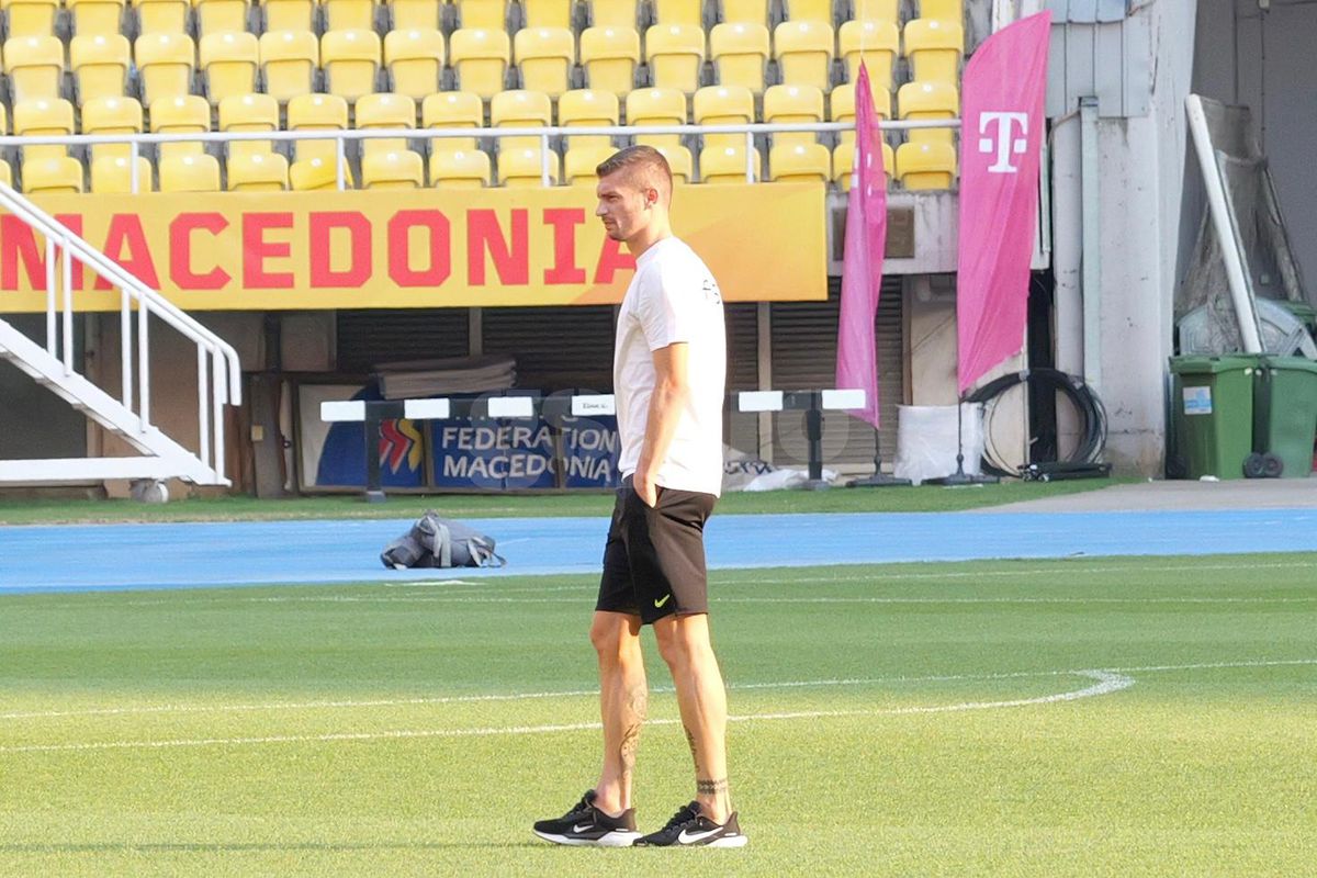 Reacția lui Mihai Stoica când a pășit pe gazonul de la Skopje: „Mamă...”