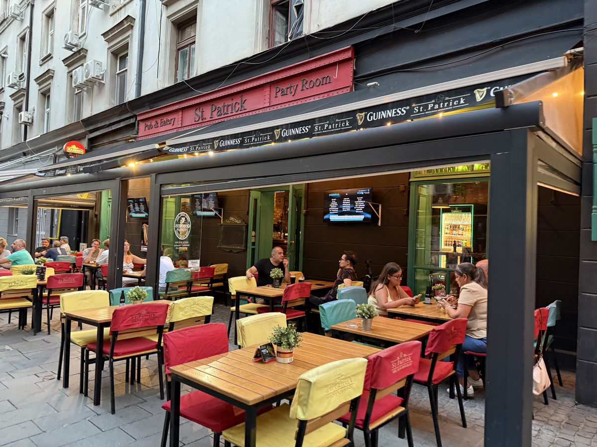 Shkendija – FCSB sau „Insula Iubirii”? » Care a fost raportul de forțe în Centrul Vechi din București: „Dă drumul la TV că începe!”