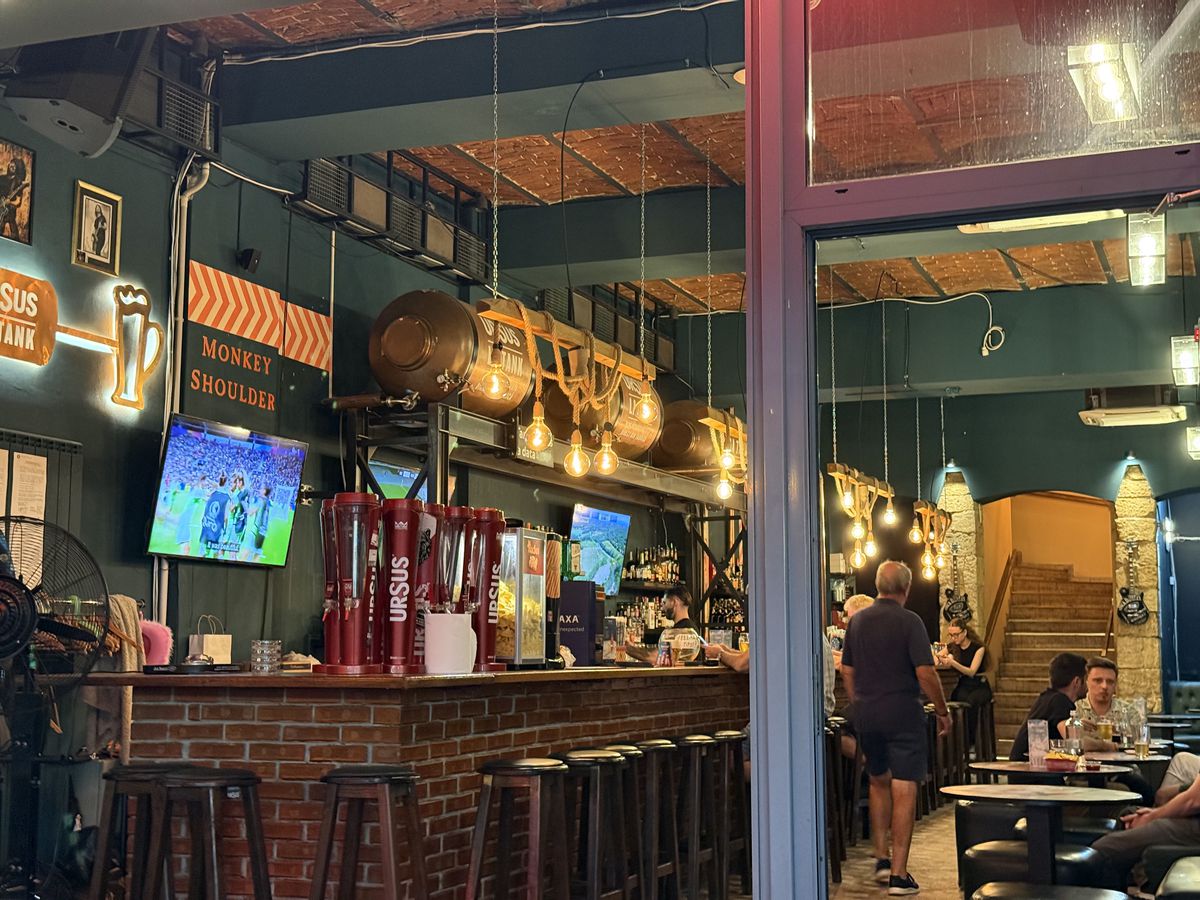 Shkendija – FCSB sau „Insula Iubirii”? » Care a fost raportul de forțe în Centrul Vechi din București: „Dă drumul la TV că începe!”