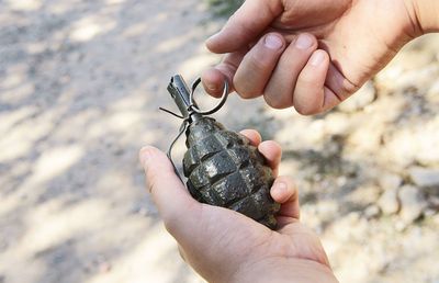 „Dacă nu plecați, scot siguranța!” » În pijamale, legendarul antrenor a amenințat huliganii cu o grenadă!