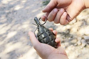 „Dacă nu plecați, scot siguranța!” » În pijamale, legendarul antrenor a amenințat huliganii cu o grenadă!