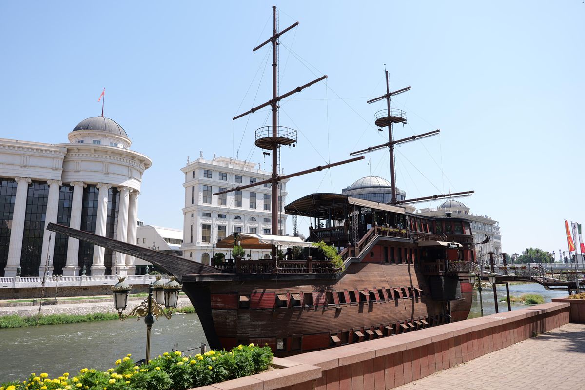 Imagini de pe străzile din Skopje înaintea meciului Shkendija - FCSB // foto: Andrei Furnigă (GSP)