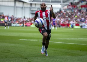 Manchester United potrdil prestop Bryana Mbeuma za 82 milijonov evrov