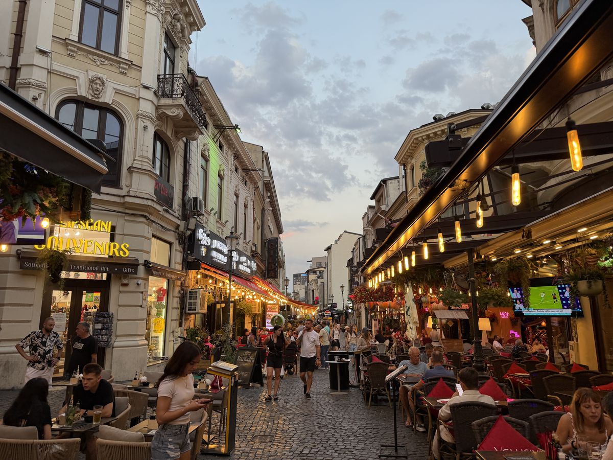 Shkendija – FCSB sau „Insula Iubirii”? » Care a fost raportul de forțe în Centrul Vechi din București: „Dă drumul la TV că începe!”