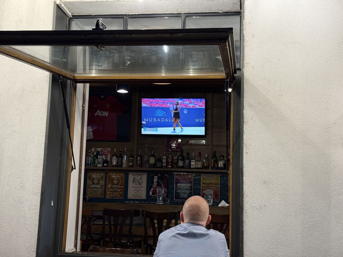 Shkendija – FCSB sau „Insula Iubirii”? » Care a fost raportul de forțe în Centrul Vechi din București: „Dă drumul la TV că începe!”