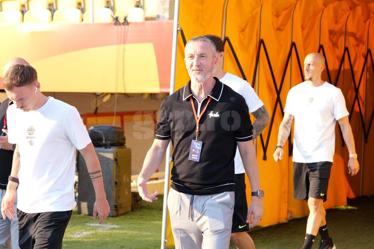 Mihai Stoica / Fotbaliștii au ajuns la stadion pentru Shkendija - FCSB  /  FOTO: Andrei Furnigă (GSP.ro)
