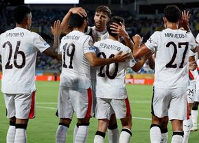 Real Madrid želi okrepiti vezno linijo z Rodrijem, Xabi Alonso kot ključni dejavnik